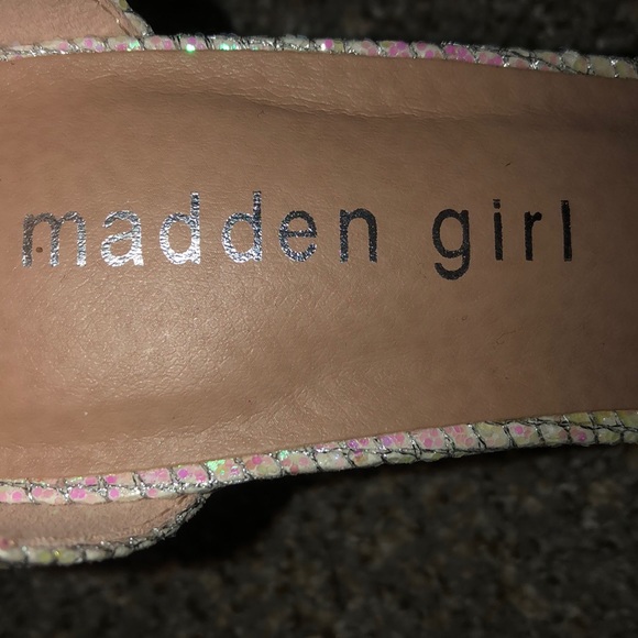 BRAND NEW! Madden Girl Size 7.5 - Picture 4 of 7